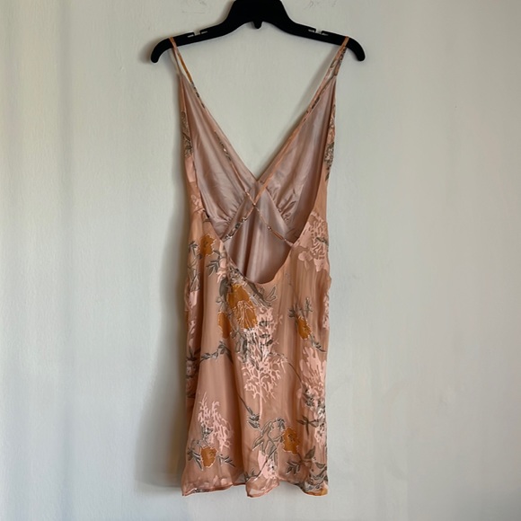 Angeline Dress - Picture 4 of 7